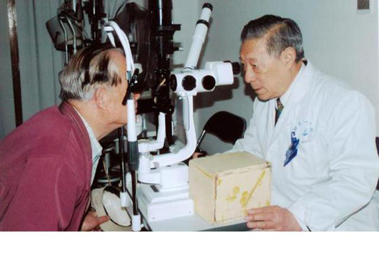 郑大人物之张效房教授:医界常青树 光明照人间