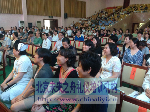 未来之舟医护礼仪培训现场