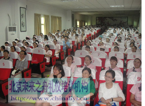 礼仪培训师靳斓医务礼仪培训现场