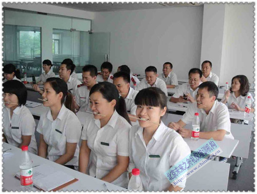 未来之舟会议服务礼仪培训