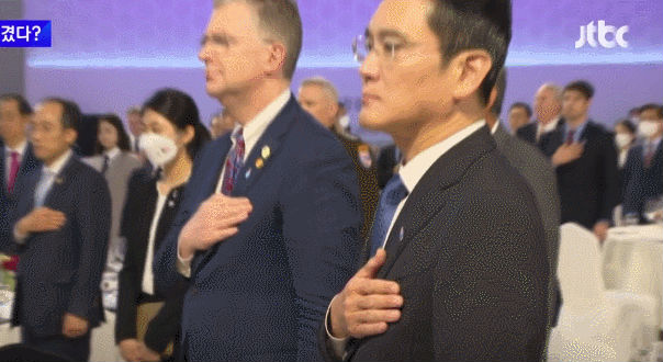 韩国人被这幕破大防了:美国人看了会笑死吧…