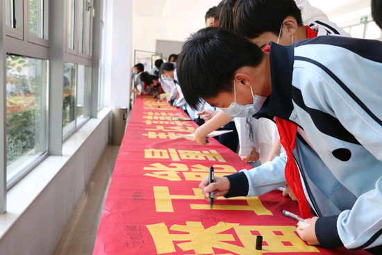 文明上网与礼仪养成教育创新融合,靖江未成年人“上网之礼”别开生面
