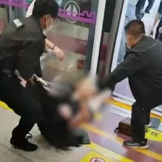 什么是处理地铁乘客纠纷的正确姿势?