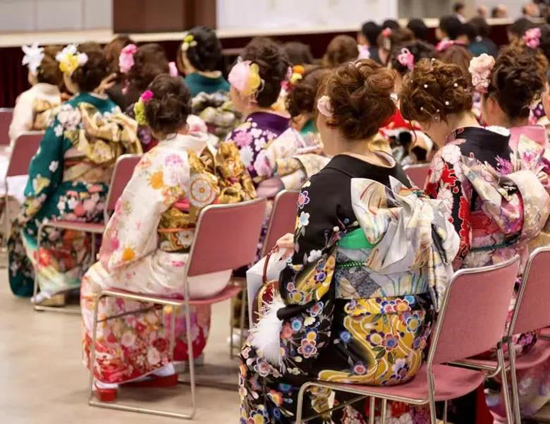 日本的成人式